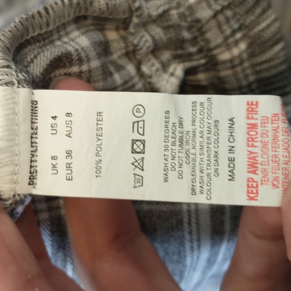 Prettylittlething grey white plaid wide leg pants - Picture 4 of 4